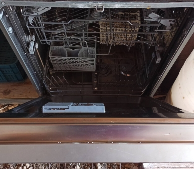 Gorenje ugrandna mašina za sudove