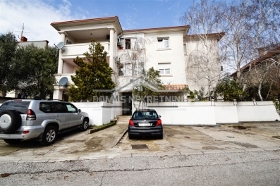 Trosoban stan 86m2 + parking, Gorica C - Podgorica