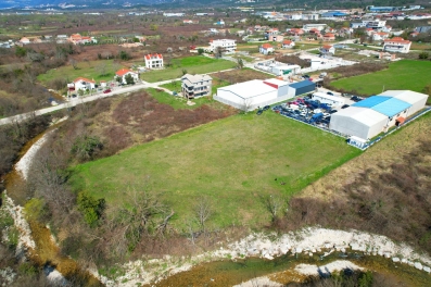Urbanizovan plac 4320m2 na 400 metara od Jadranske magistrale,Radanovici -Kotor