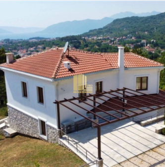 Za prodaju vila 320m2, Kavac, Kotor