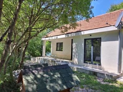 Renovirana kuća 91m2 mestu Sotonići, u opštini Bar.