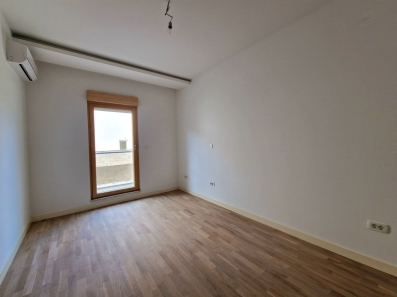 Nov jednosoban stan 60m2 u novom stambenom kompleksu u Dobroti, Kotor