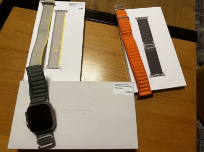 Apple Watch Ultra + 3 narukvice + (garancija do 08.10.2024.)