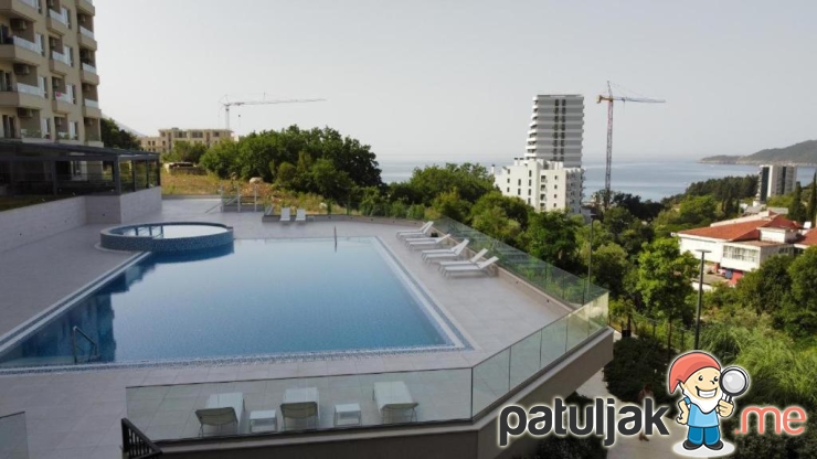 Jednosoban luksuzan stan u novom kompleksu sa bazenom i prelepim pogledom na more,Becici (NA PERIOD DO 01.06.2023)